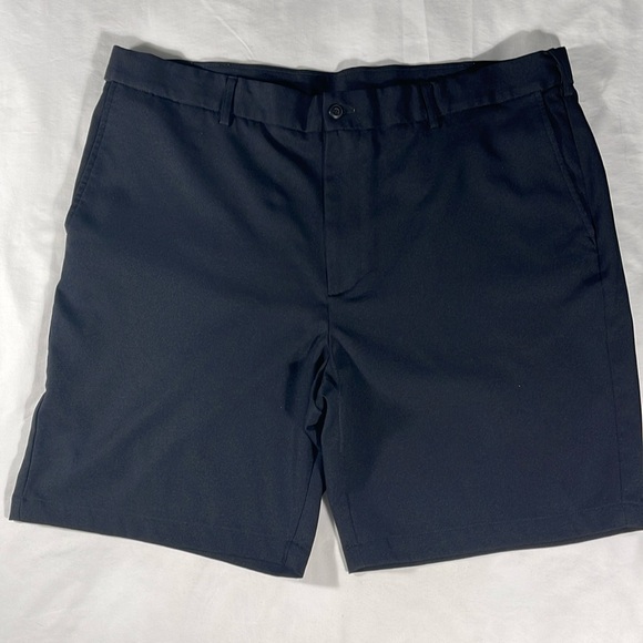 Grand Slam mens black flat front polyester 8.5" inseam Golf shorts - size 42 - Picture 2 of 10